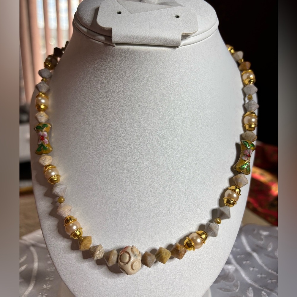 Indonesian Jasper Pearl and Cloisonné beaded Necklace 19 inches - Picture 5 of 5